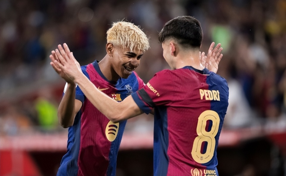 泪目！41岁詹皇轰31+9+10：霸气战斧劈扣，伤病挡不住他