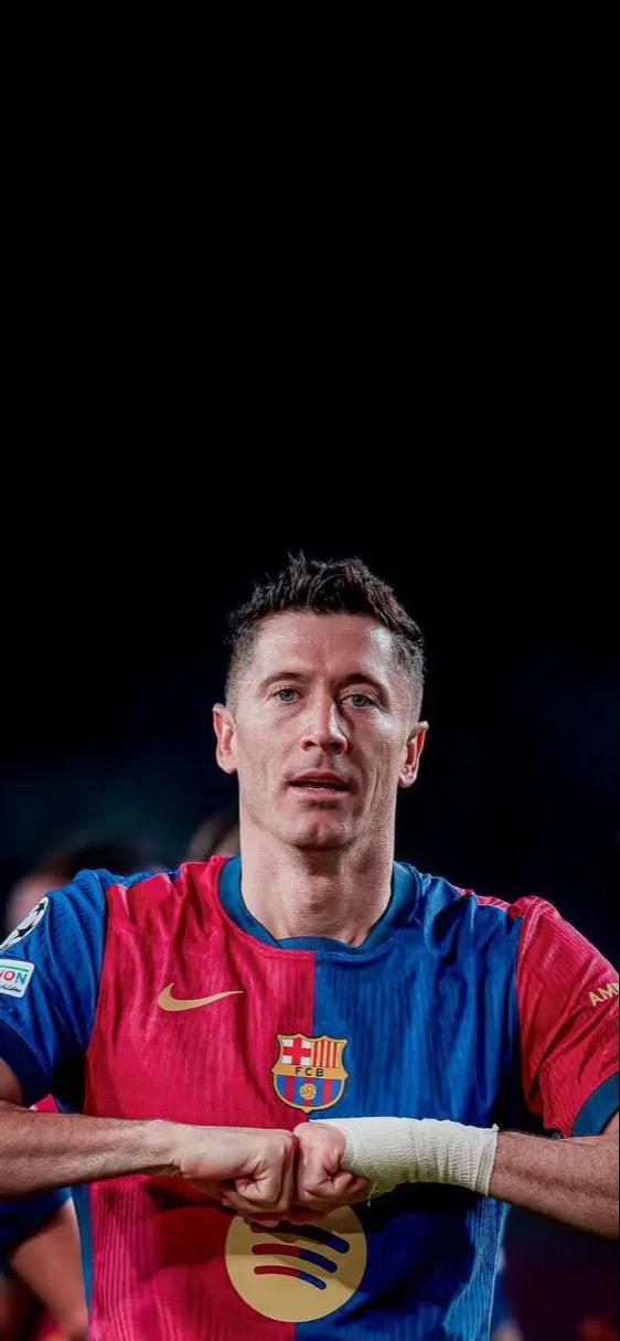 上海海港3-0大胜浙江队 掌握中超争冠主动权