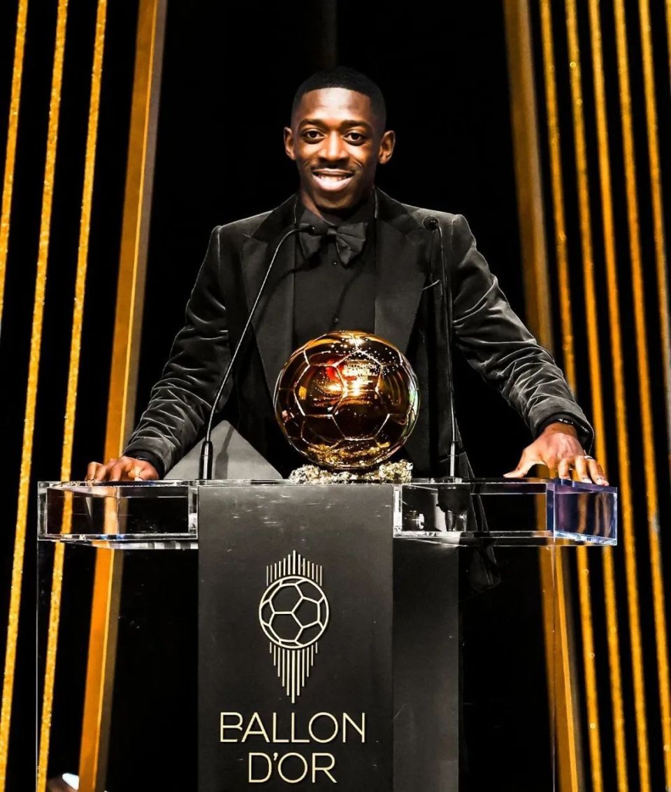 LPL全华班晋级世界赛IG粉丝破防！冠军教练开团IG，BLG采访引热议