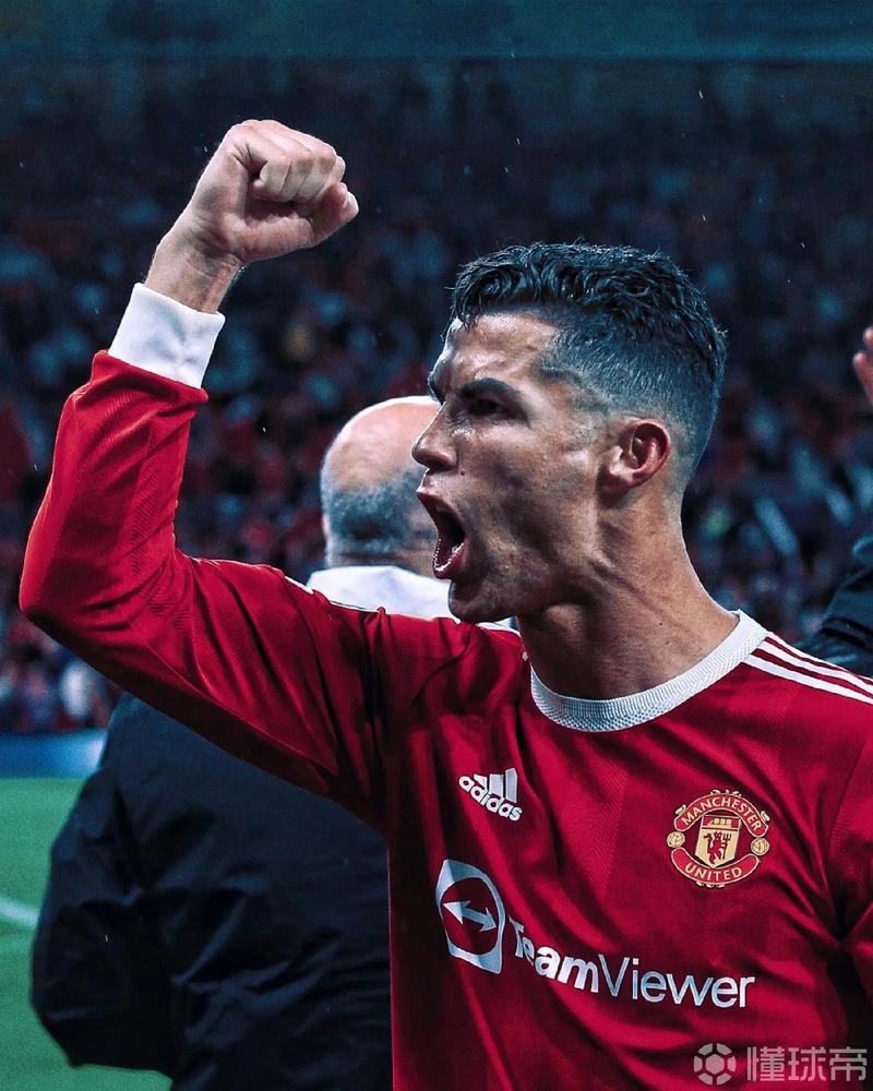 定制“谷子”、同人“发粮”...王者荣耀怎么越活越“有活”了？